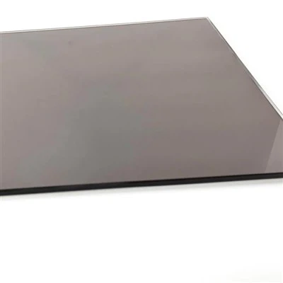 Kultainen yksisuuntainen lasi